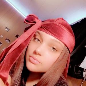 Meet your Posher, Lillian